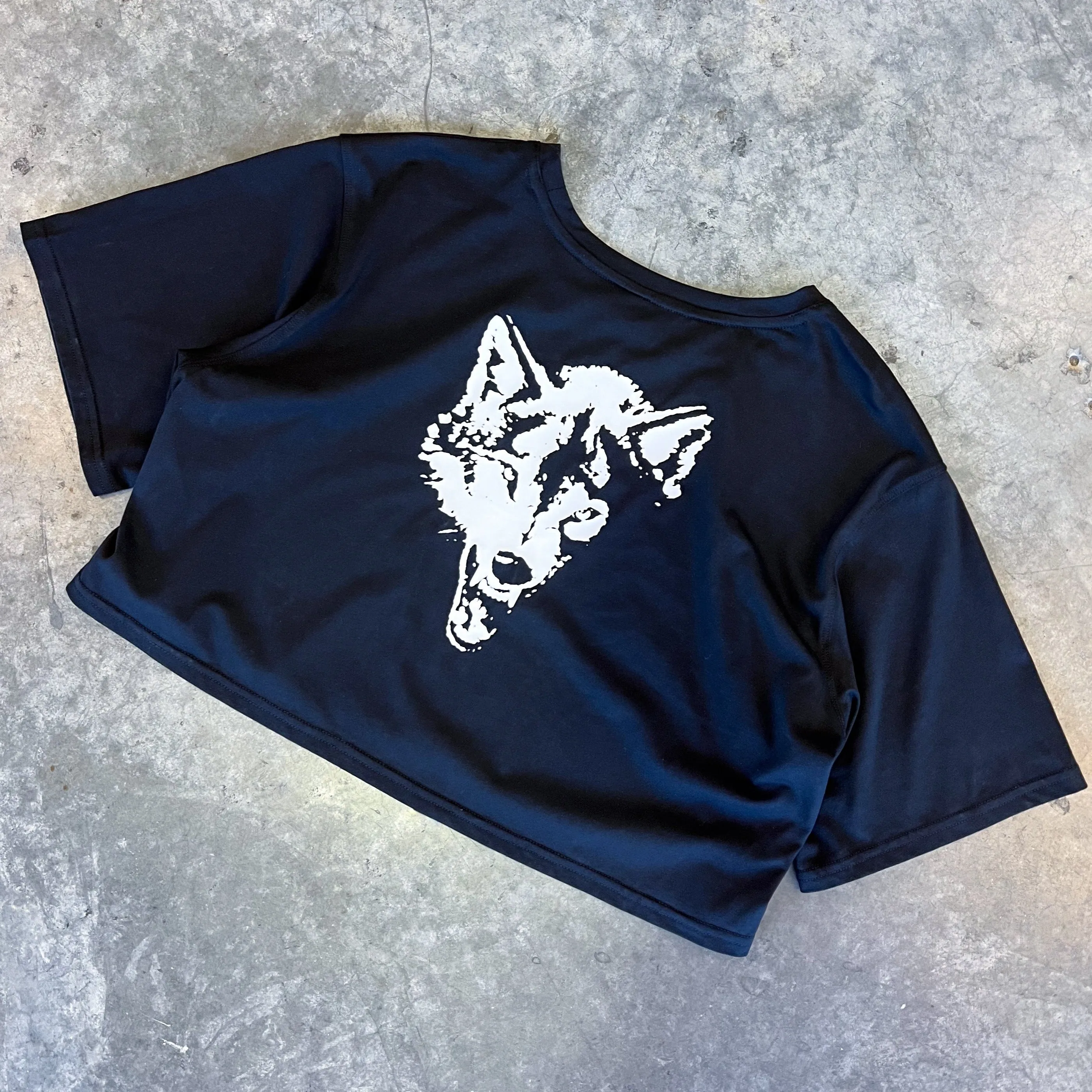 WOLF CROP TOP - BLACK / WHITE